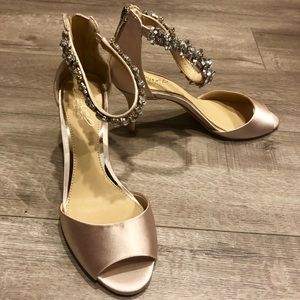 New and gorgeous JEWEL BADGLEY MISCHKA SANDAL